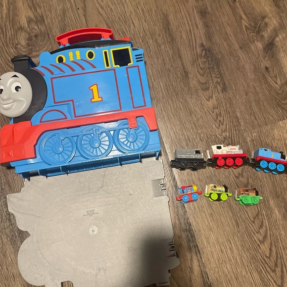 2014 Mattel Thomas the Train Carrying Case & Mixed Train Lot - Picture 5 of 10